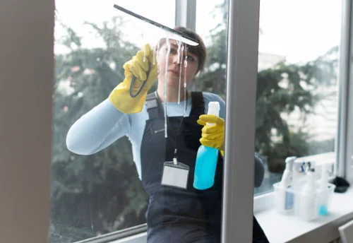 Nettoyage de vitres intérieures et extérieures à Clouange
